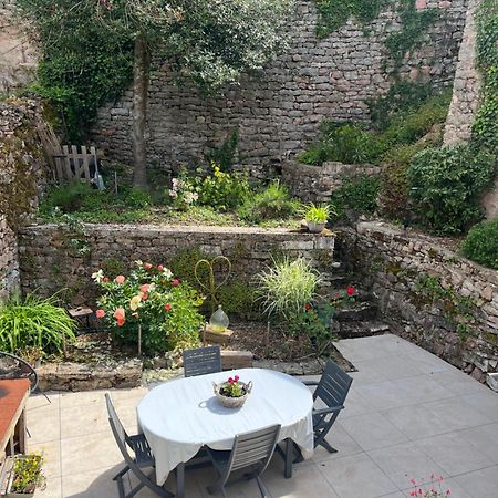 Maison Cosy En Plein Centre Ville Semur-en-Auxois Bagian luar foto